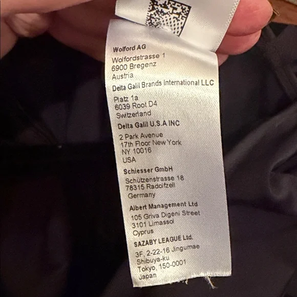 Gorgeous “WOLFORD” Bathing Suit with wire rim bra - Picture 7 of 8